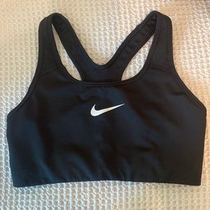 black nike sports bra!